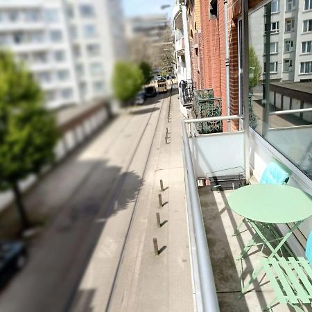 Cozy 2 Bedroom Apartment - Metro Montgomery ブリュッセル エクステリア 写真