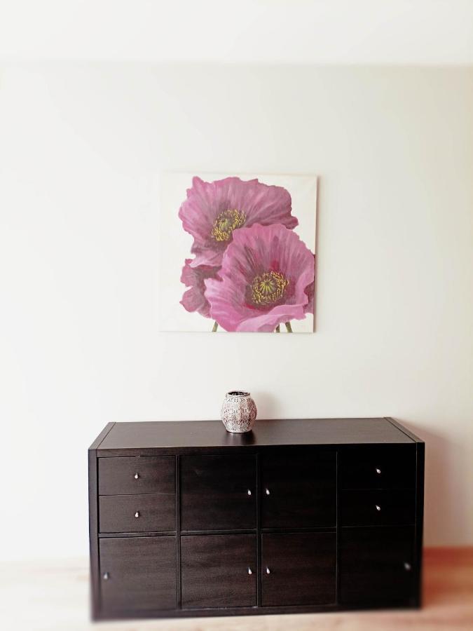 Cozy 2 Bedroom Apartment - Metro Montgomery ブリュッセル エクステリア 写真