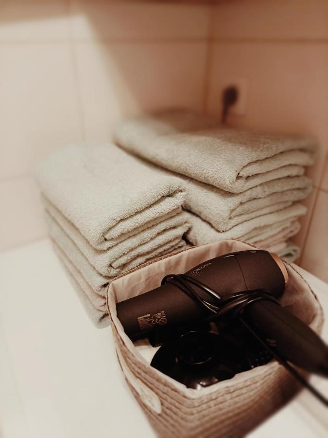 Cozy 2 Bedroom Apartment - Metro Montgomery ブリュッセル エクステリア 写真