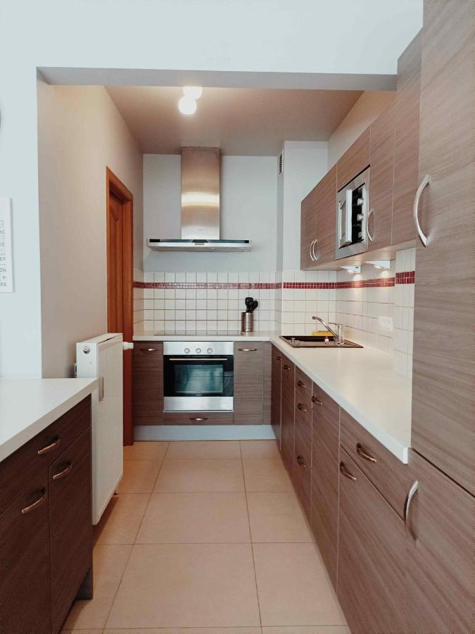 Cozy 2 Bedroom Apartment - Metro Montgomery ブリュッセル エクステリア 写真