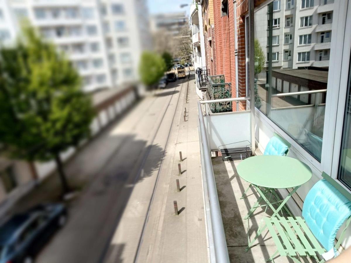 Cozy 2 Bedroom Apartment - Metro Montgomery ブリュッセル エクステリア 写真